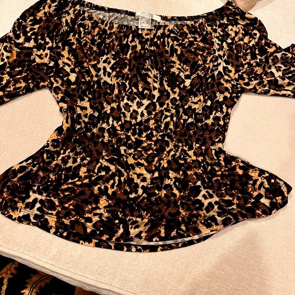 Brand new! Blouse with bell sleeves - Picture 1 of 3